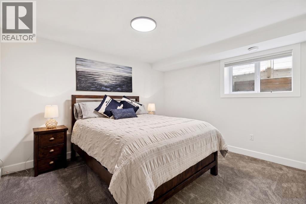 3004 Hampton Crescent SW — photo 35