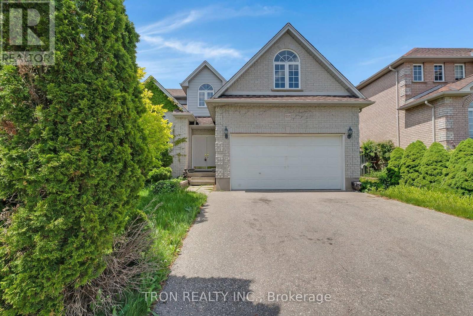 505 YORKSHIRE DRIVE - 1