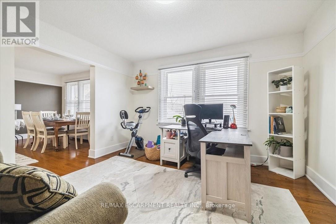 #6 21 MOUNTWOOD AVENUE - 18