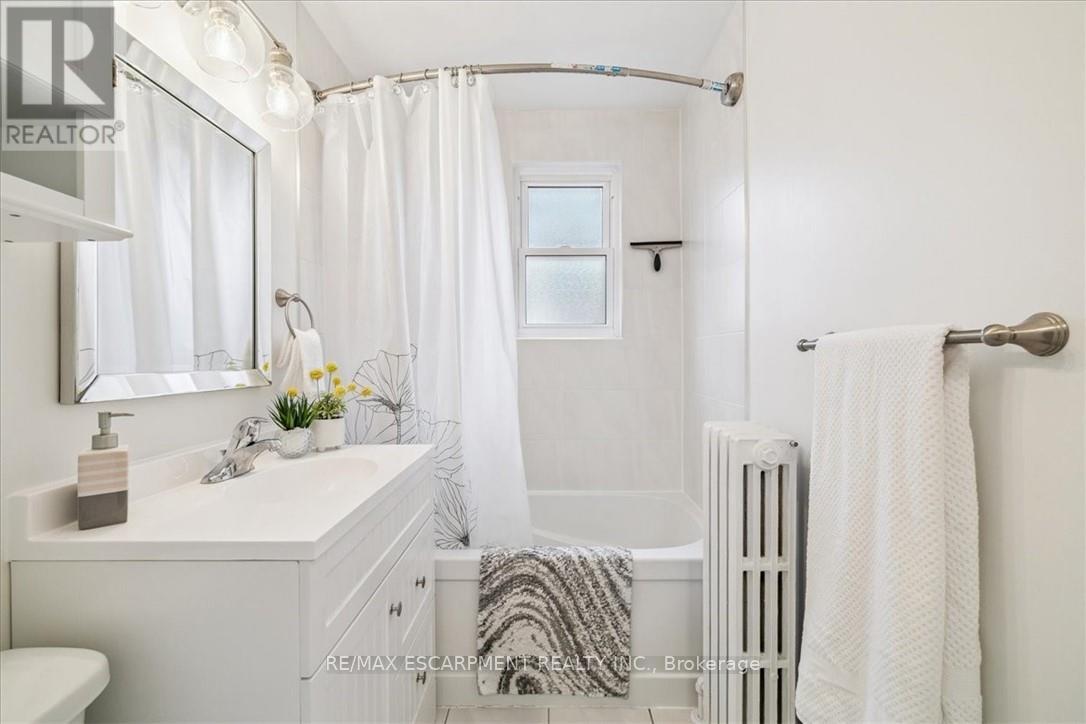 #6 21 MOUNTWOOD AVENUE - 22