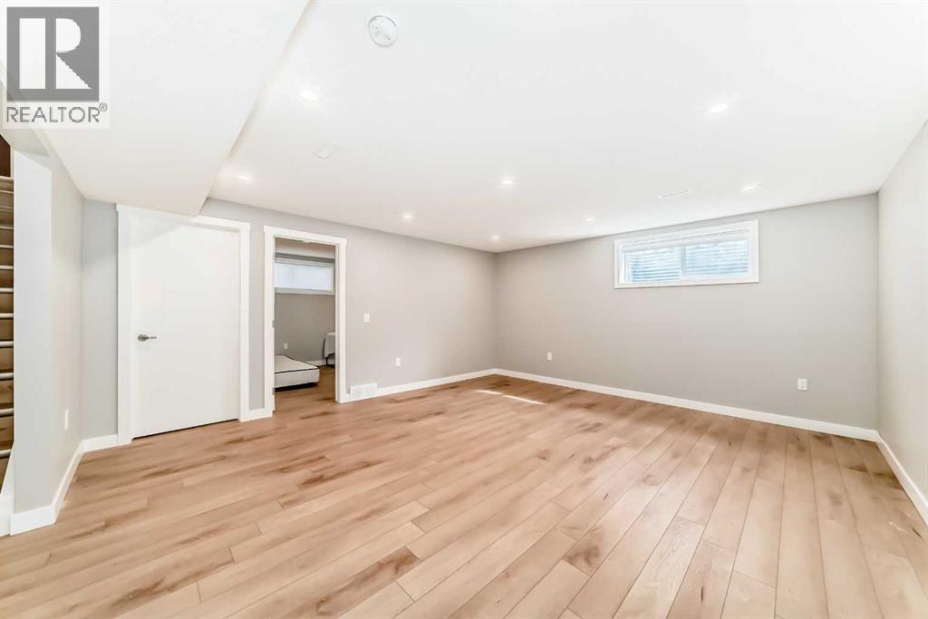 264 Everwillow Green SW - 33