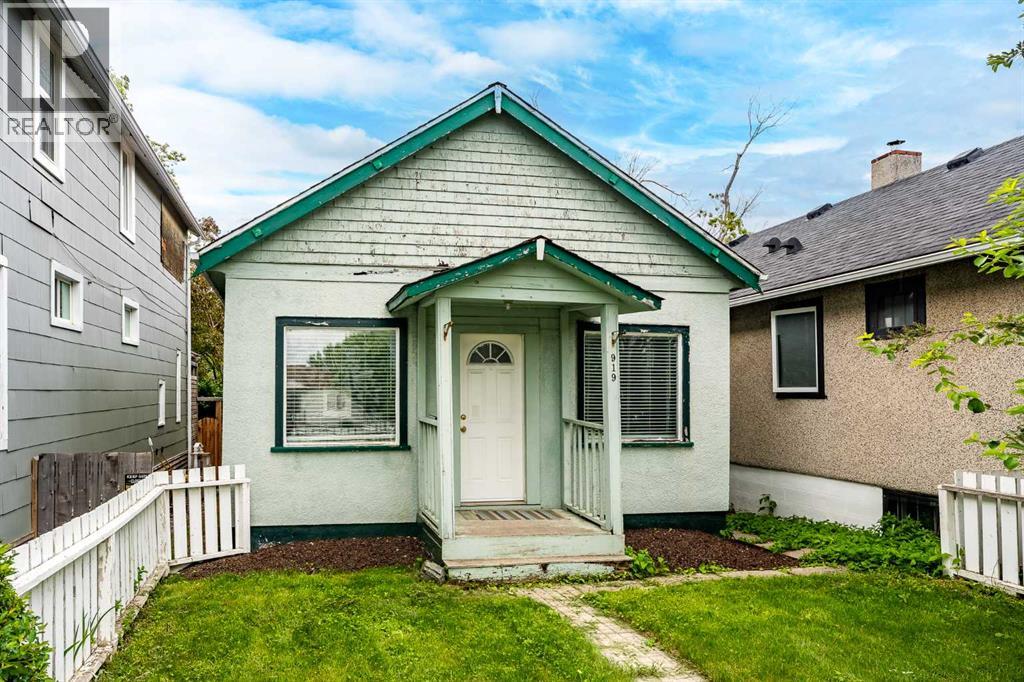 919 20 Avenue NW - photo 2