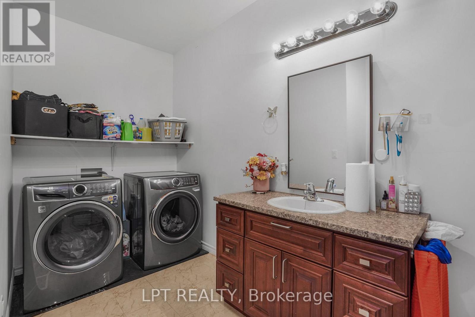 1051 JACYNTHE STREET - 17