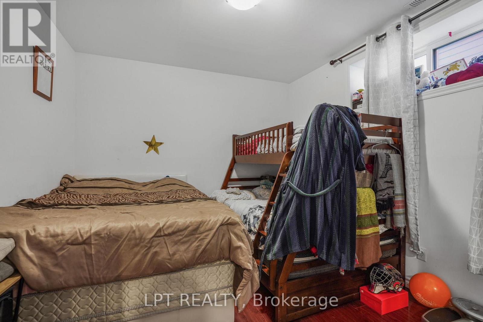 1051 JACYNTHE STREET - 23