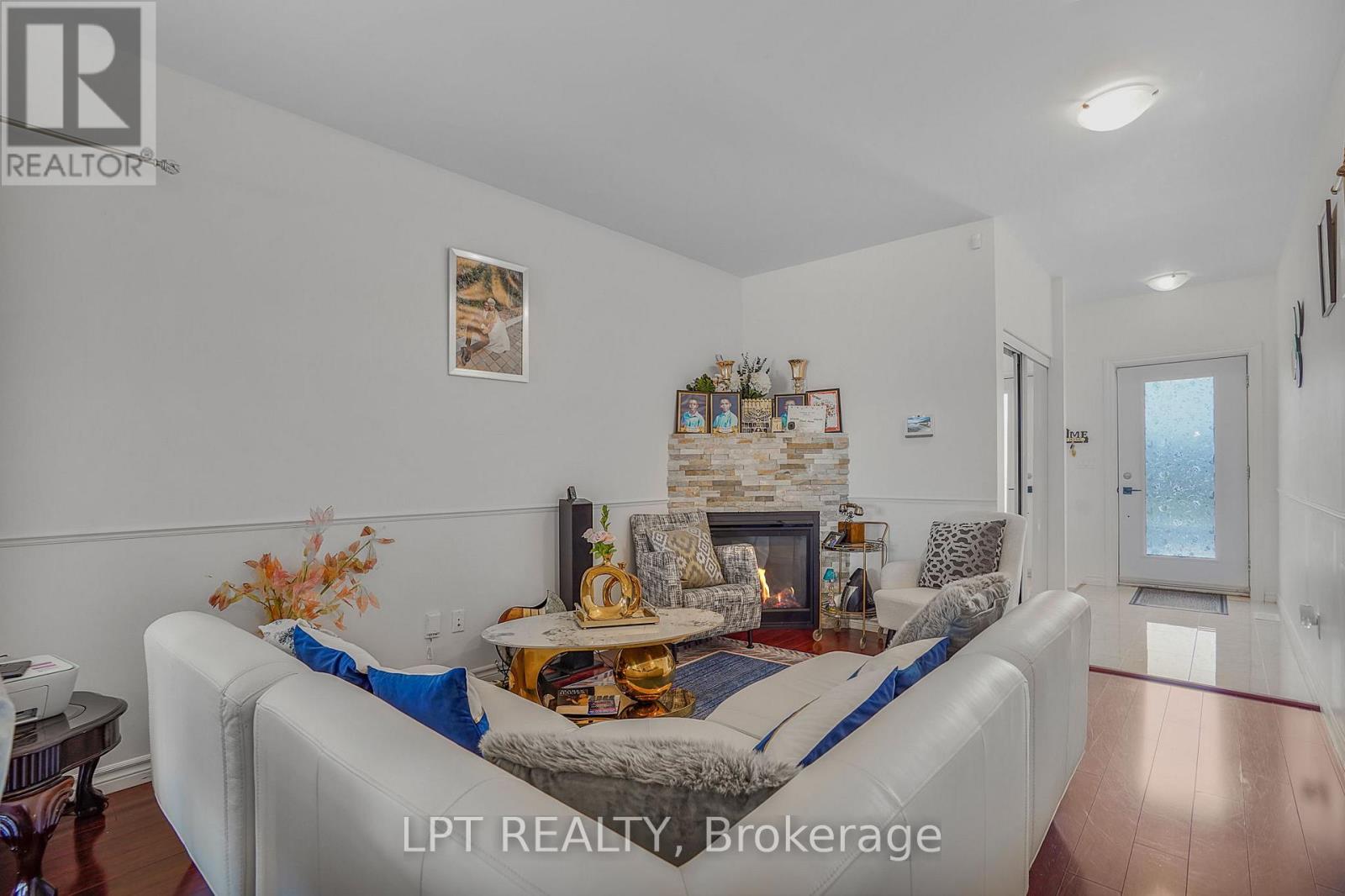 1051 JACYNTHE STREET - 6