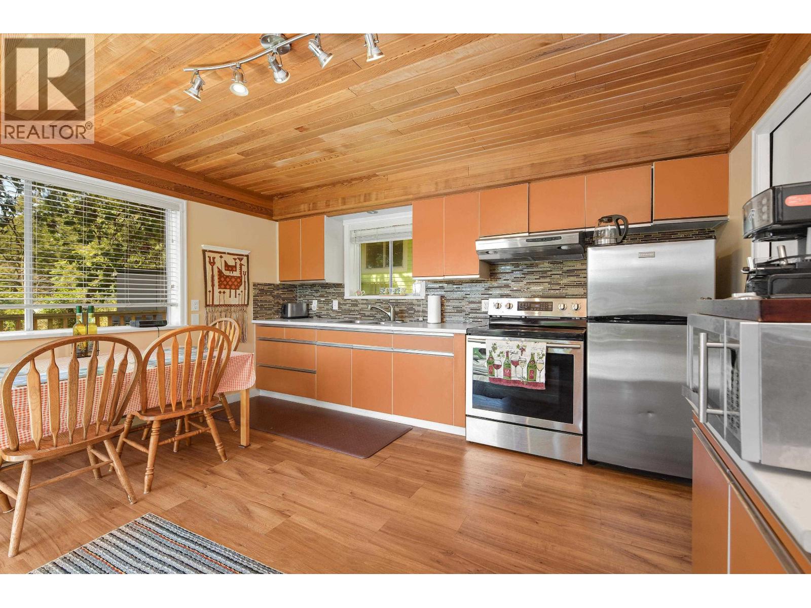 248 LEIGHTON LANE, Mayne Island