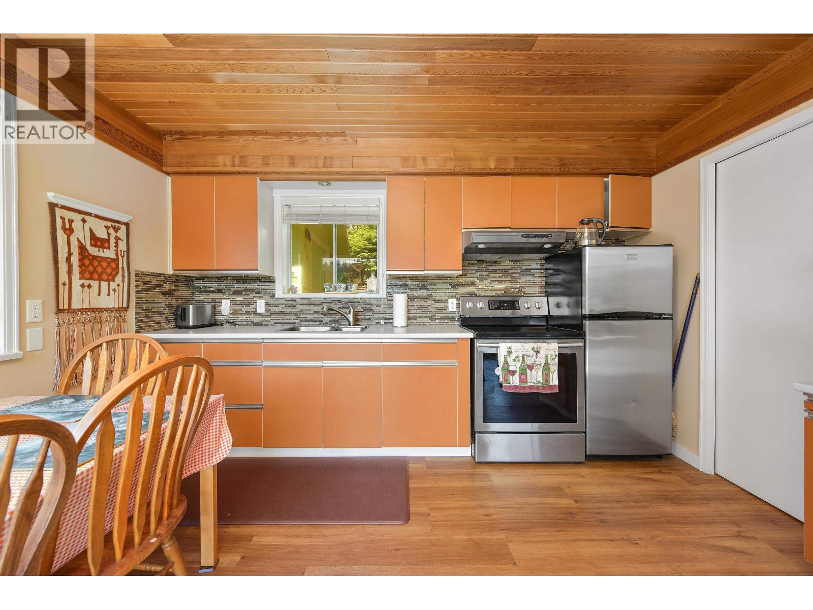 248 LEIGHTON LANE, Mayne Island