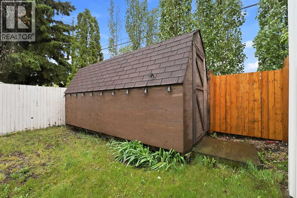 1 Hallgren Avenue — photo 36