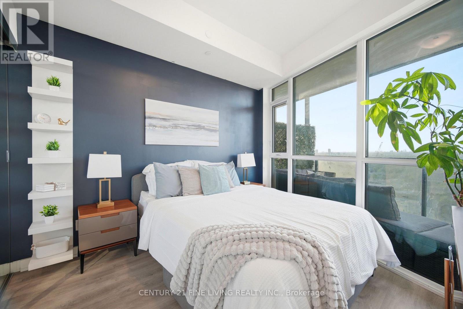 #2309 50 ORDNANCE STREET - 18