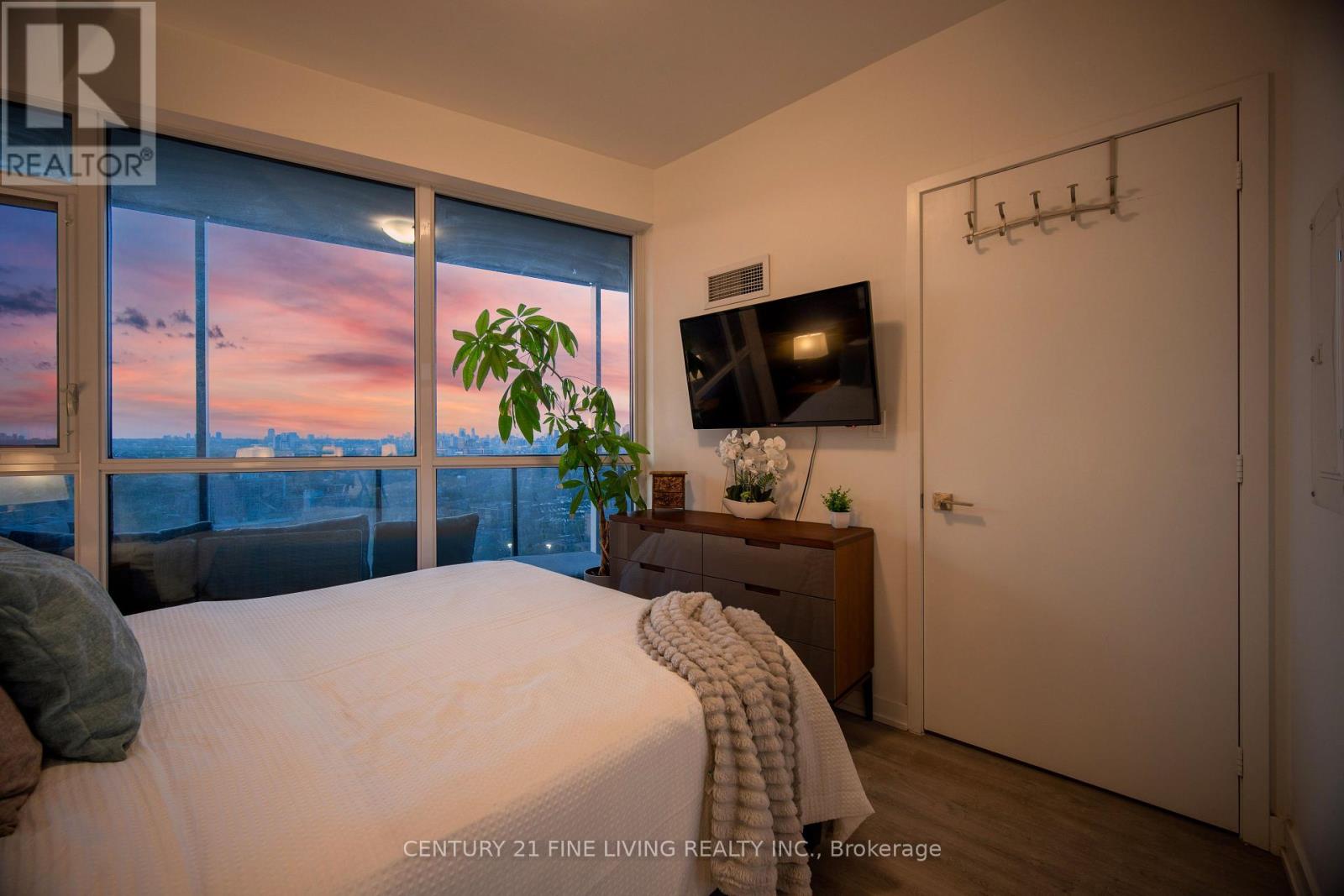 #2309 50 ORDNANCE STREET - 20