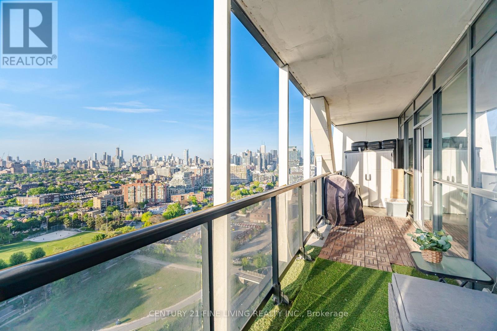 #2309 50 ORDNANCE STREET - 28