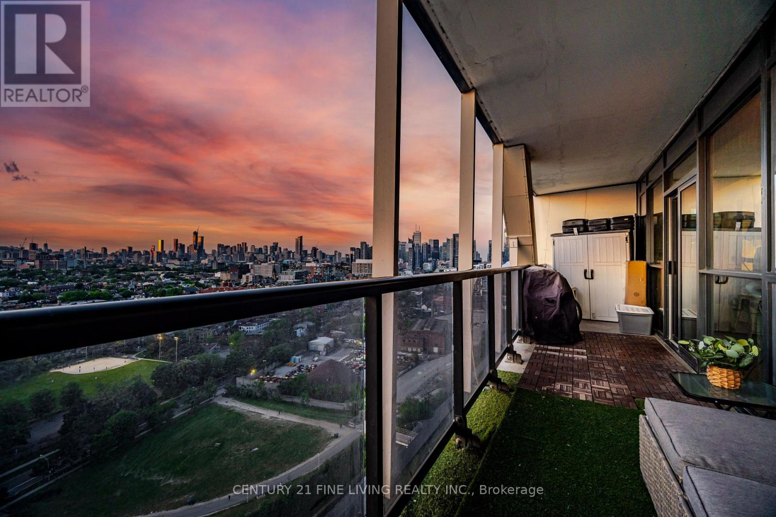 #2309 50 ORDNANCE STREET - 29
