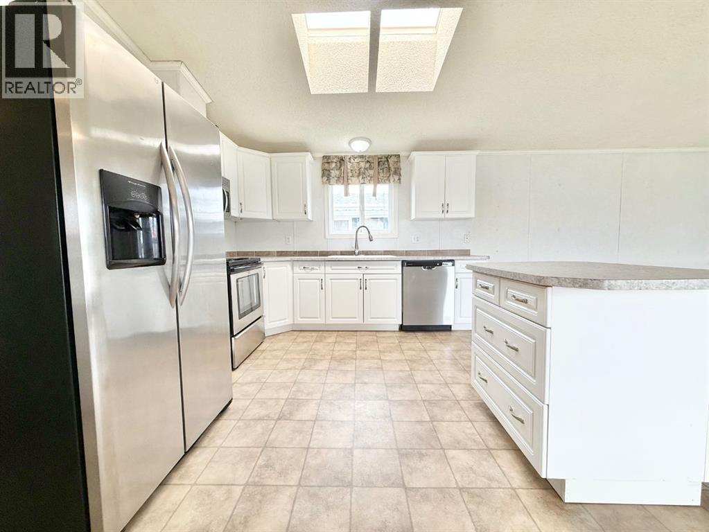 56 Meadowplace Crescent E — photo 12