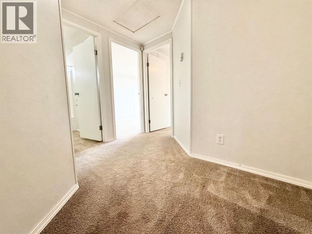 56 Meadowplace Crescent E — photo 16