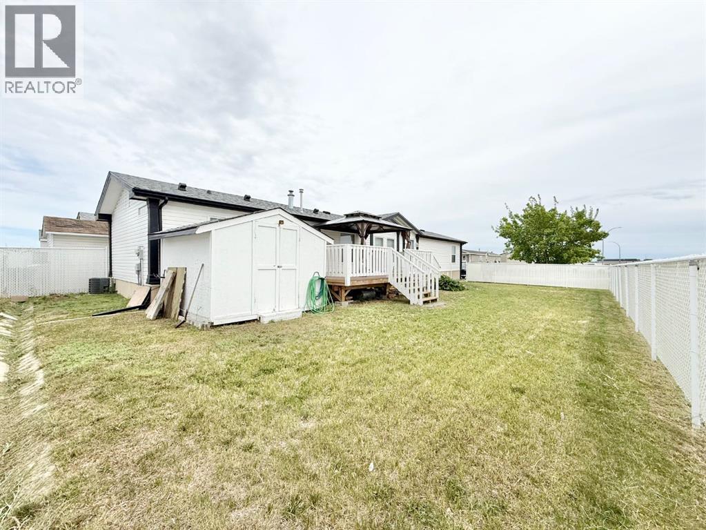 56 Meadowplace Crescent E - photo 4