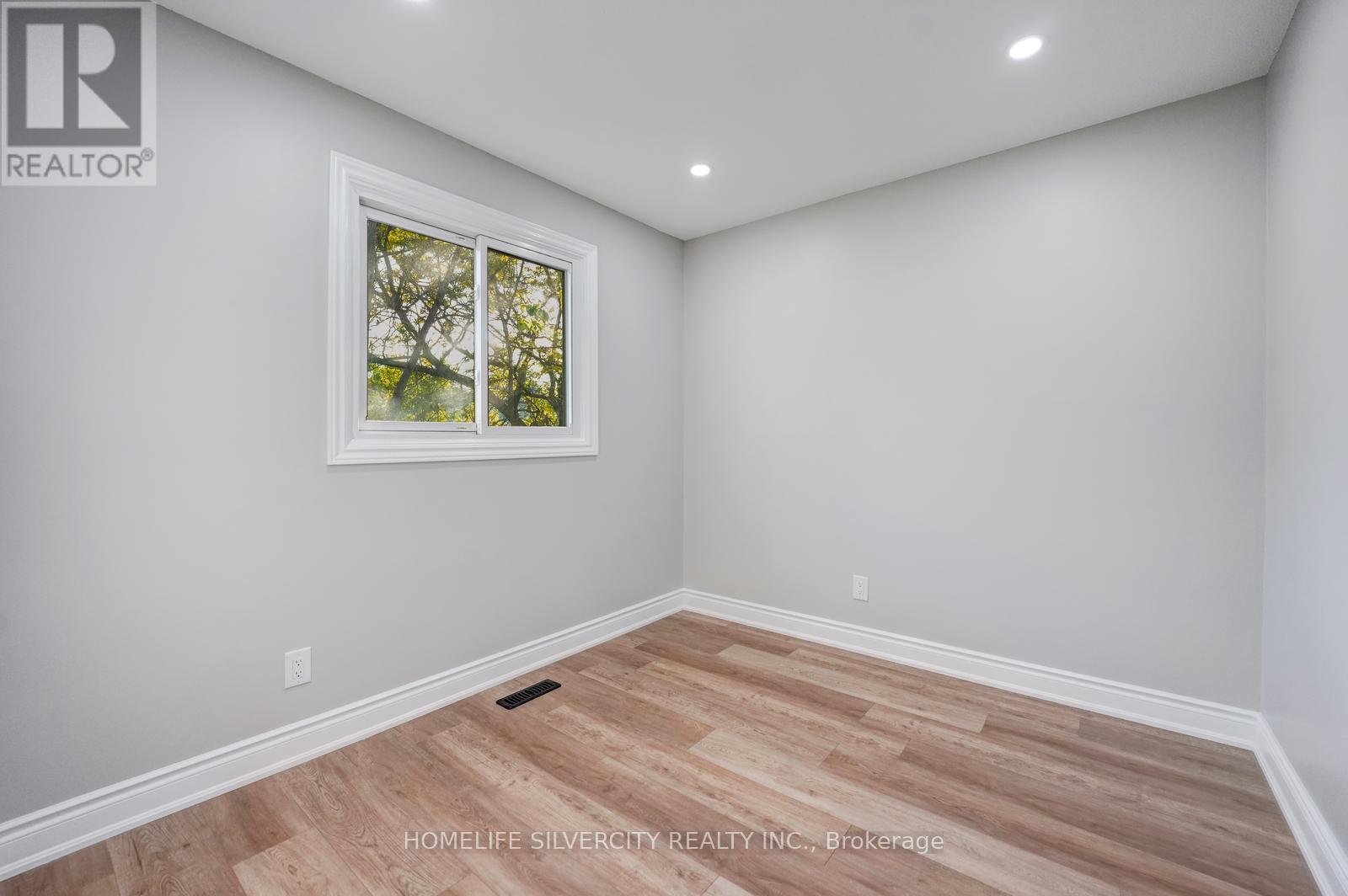 3 FOLKSTONE CRESCENT - 26
