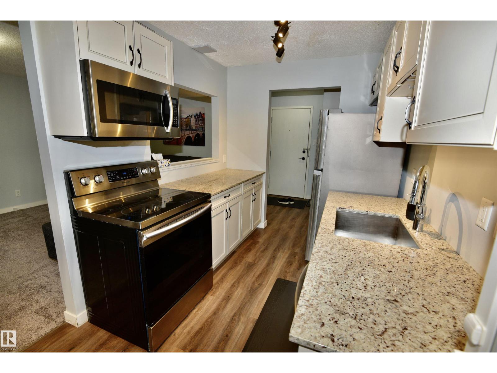 #21 10160 119 ST NW - 4