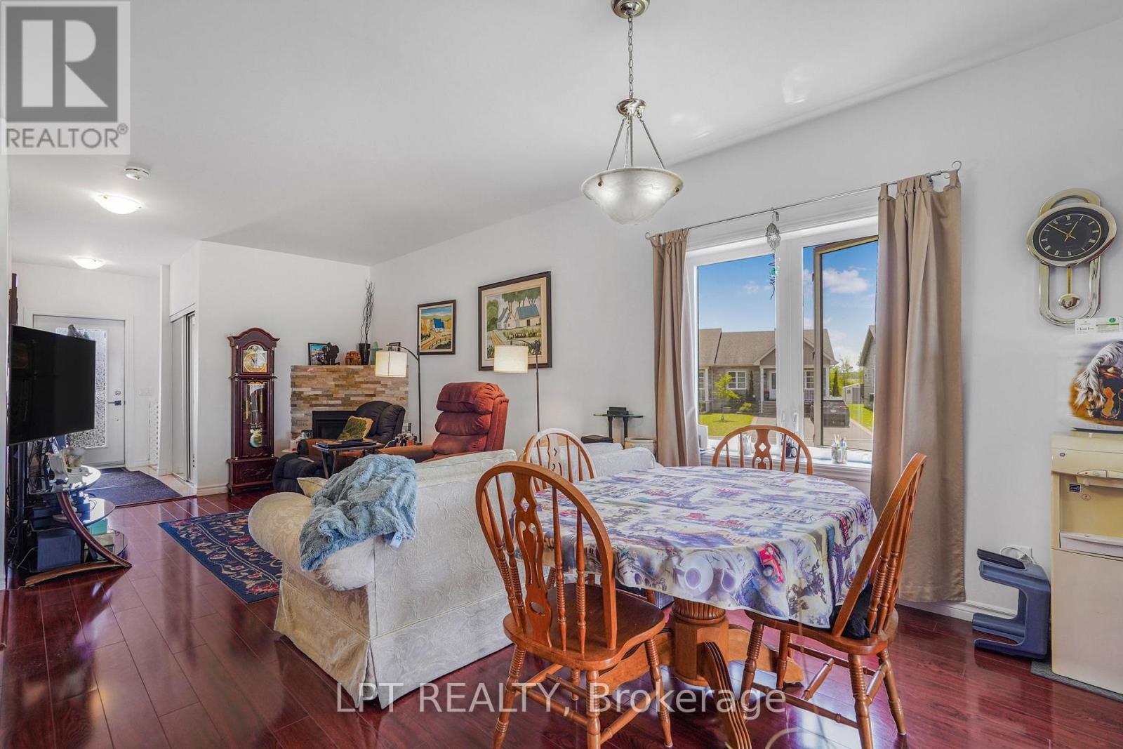 1053 JACYNTHE STREET - 10