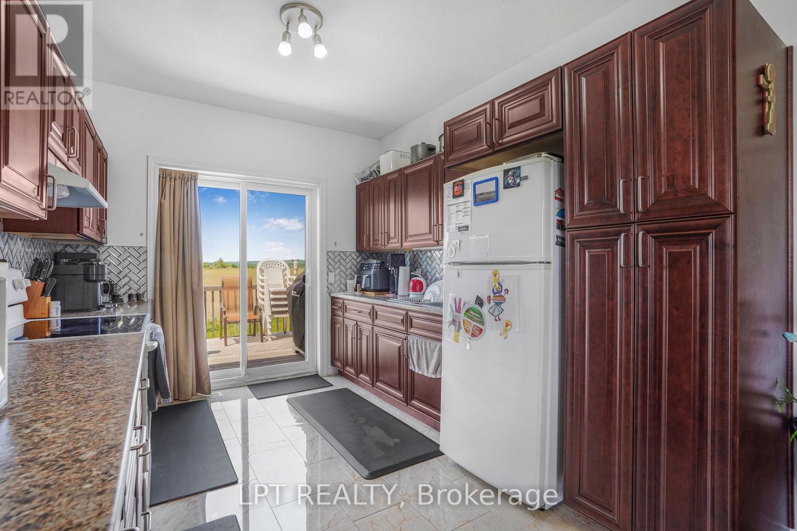1053 JACYNTHE STREET - 13