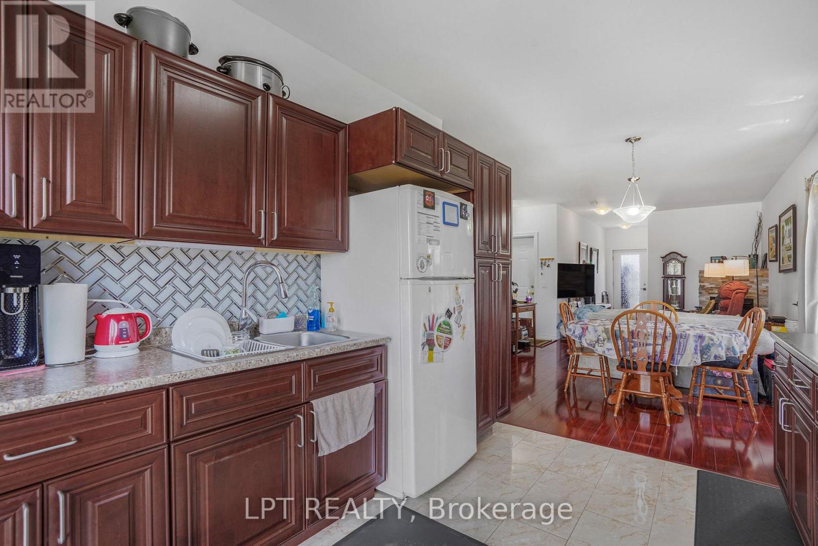 1053 JACYNTHE STREET - 15