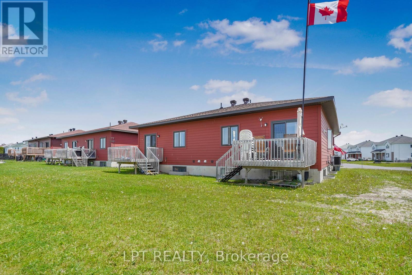 1053 JACYNTHE STREET - 28