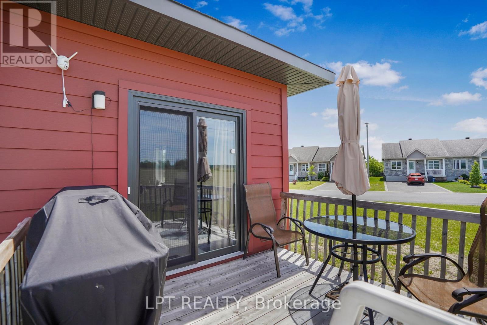 1053 JACYNTHE STREET - 30