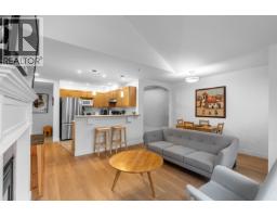 302 333 E 1st Street, North Vancouver, BC V7L4W9 Photo 9