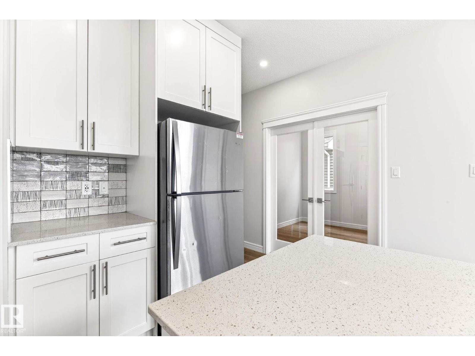 2539 208 ST NW - 11
