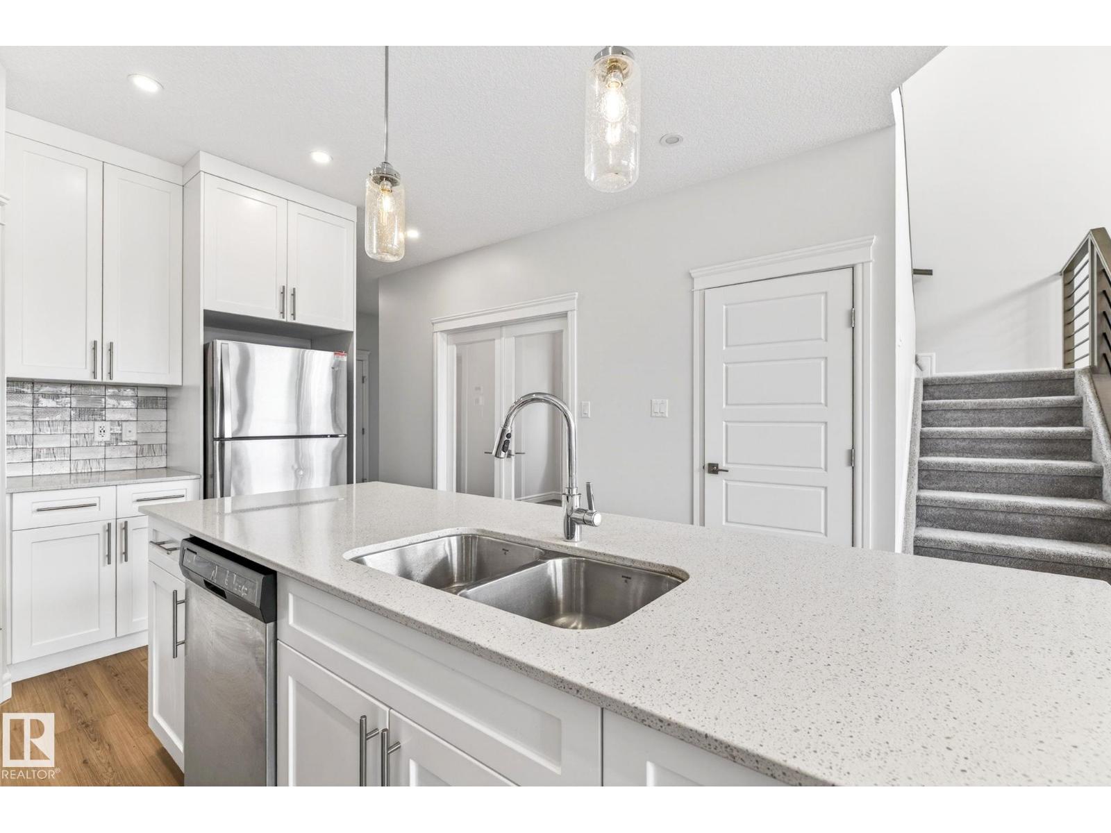 2539 208 ST NW - 16