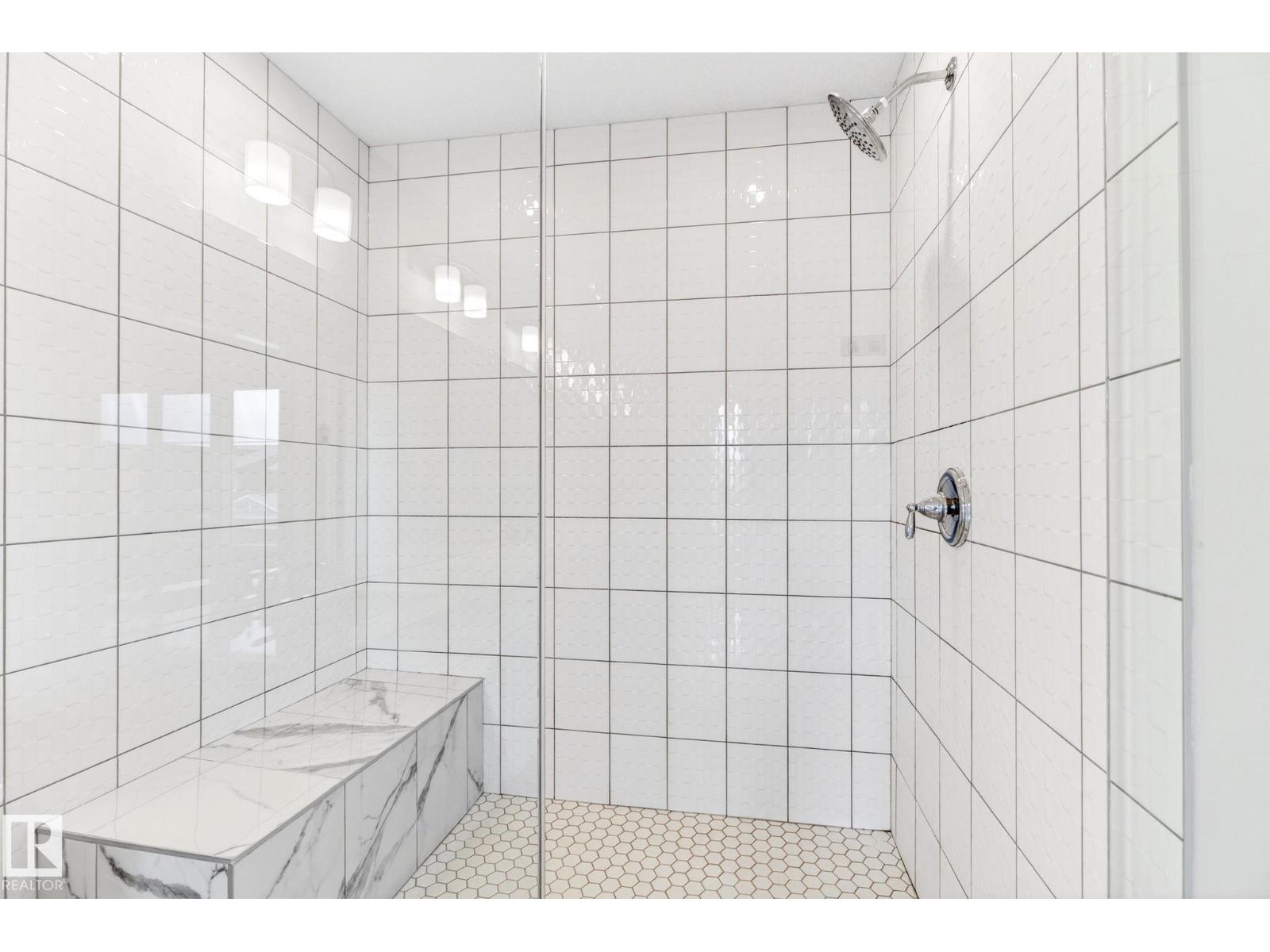 2539 208 ST NW - 52
