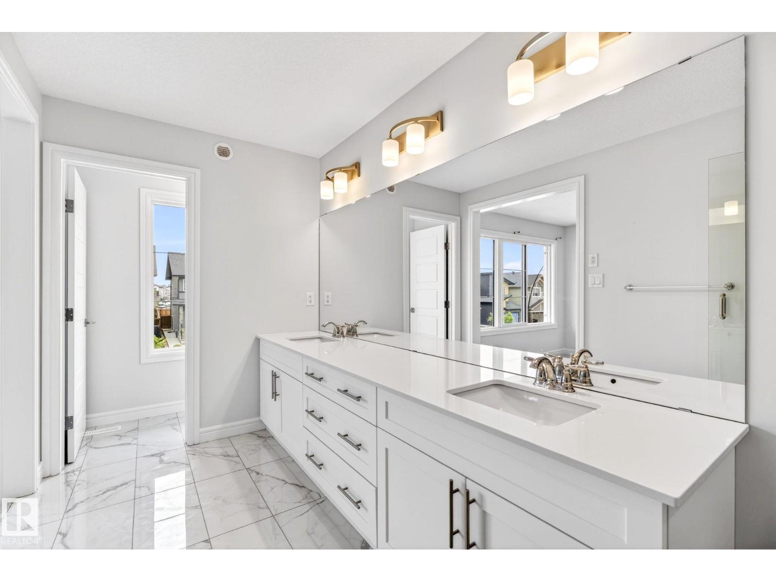 2539 208 ST NW - 53