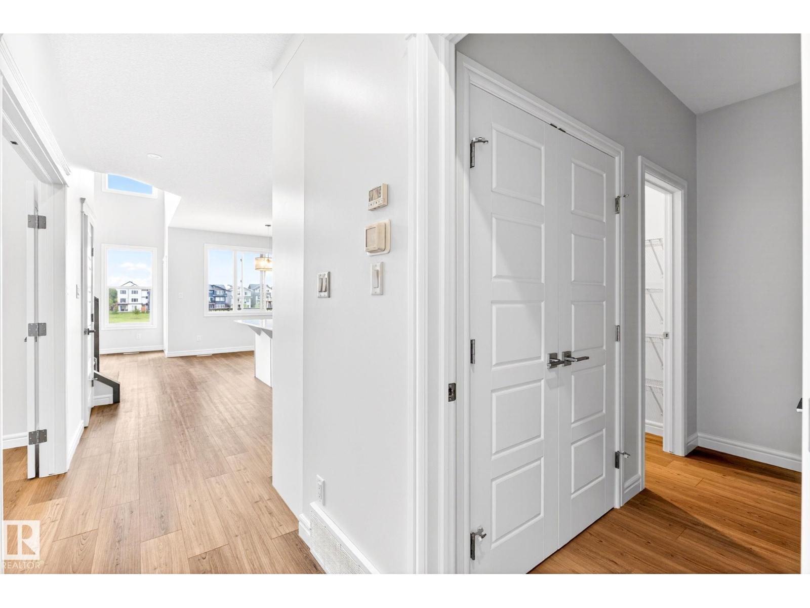 2539 208 ST NW - 8