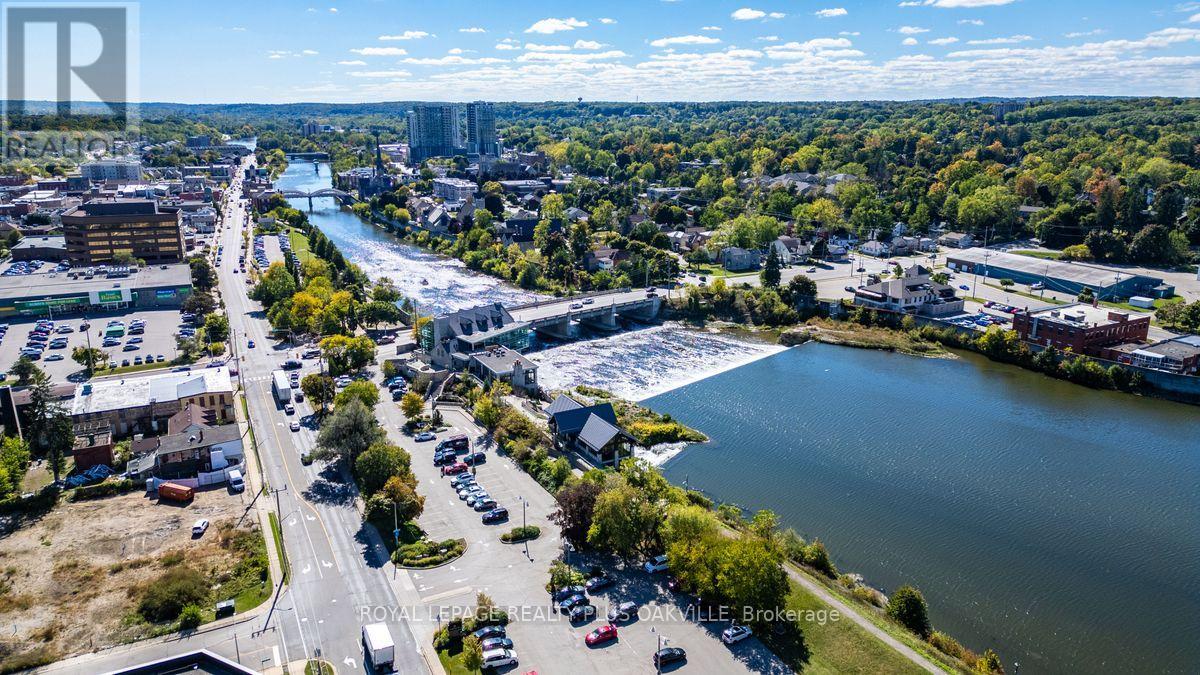 #1207 170 WATER STREET N - 35