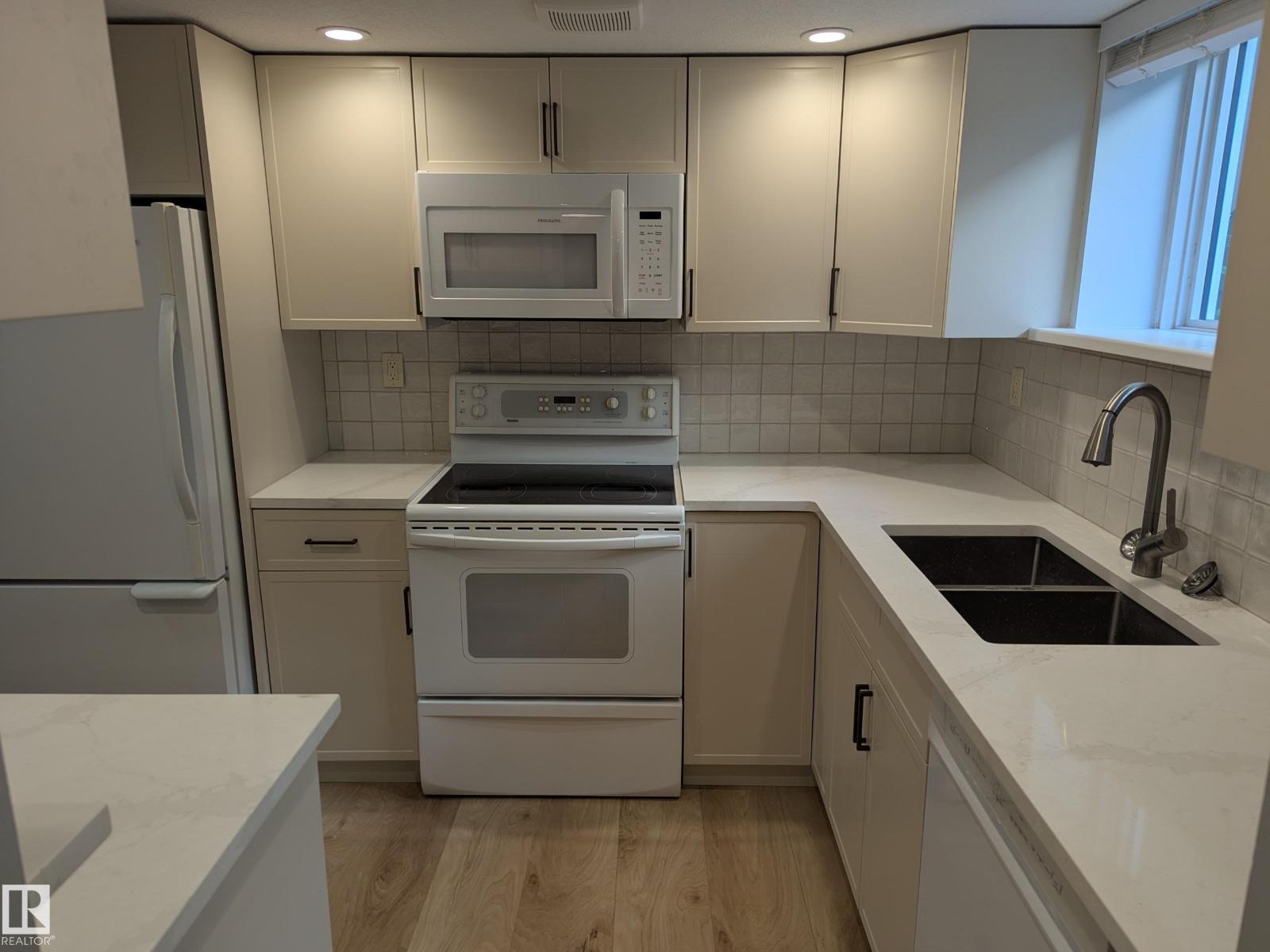10524 84 AV NW - 8