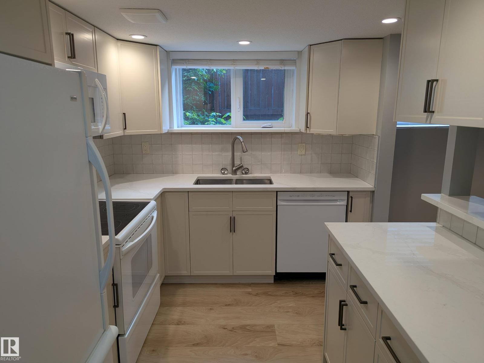 10524 84 AV NW - 9