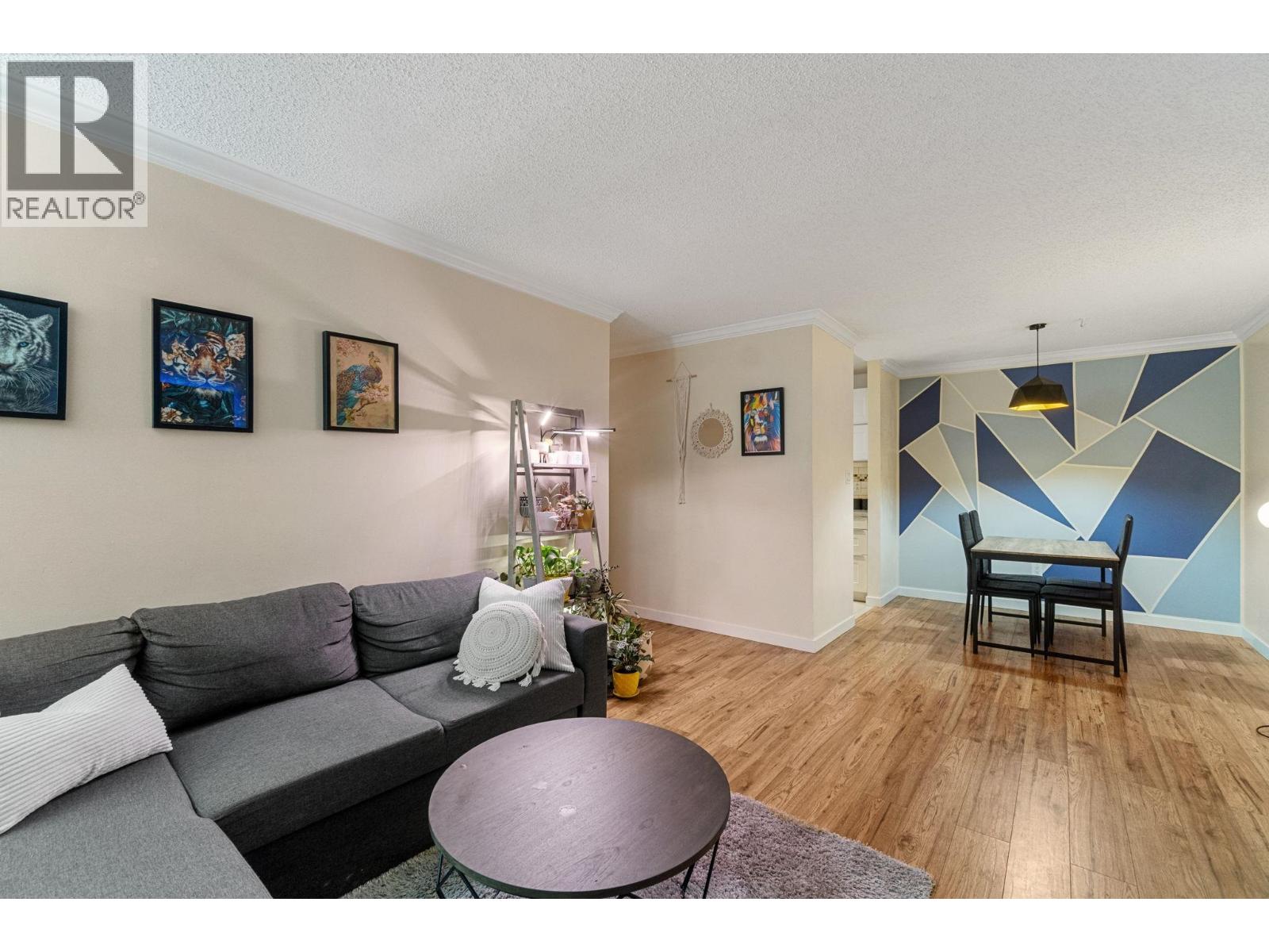 118 - 7431 MINORU BOULEVARD