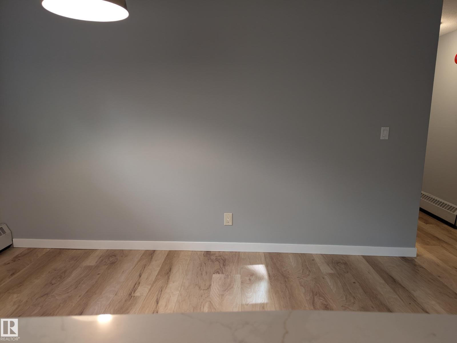 10524 84 AV NW - 12