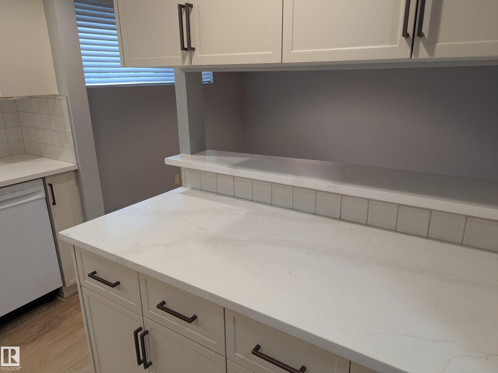 10524 84 AV NW - 11