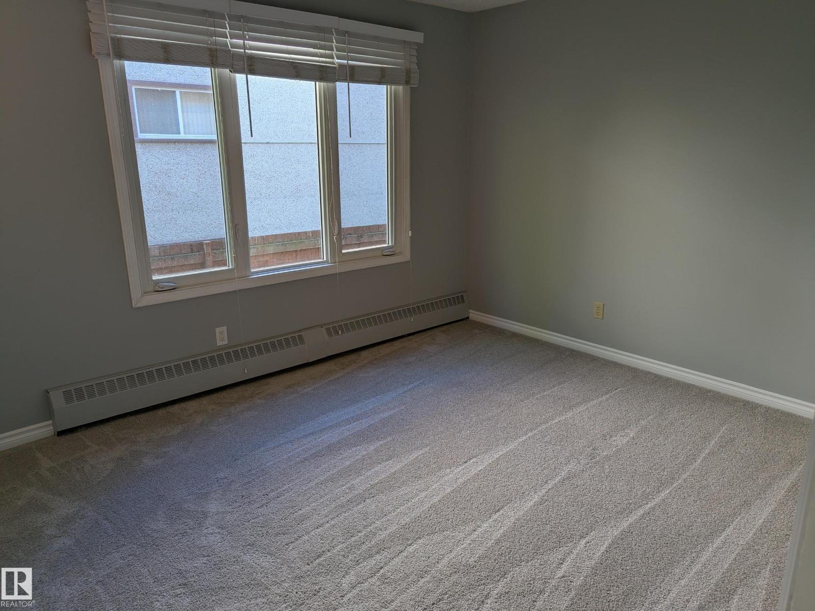 10524 84 AV NW - 21