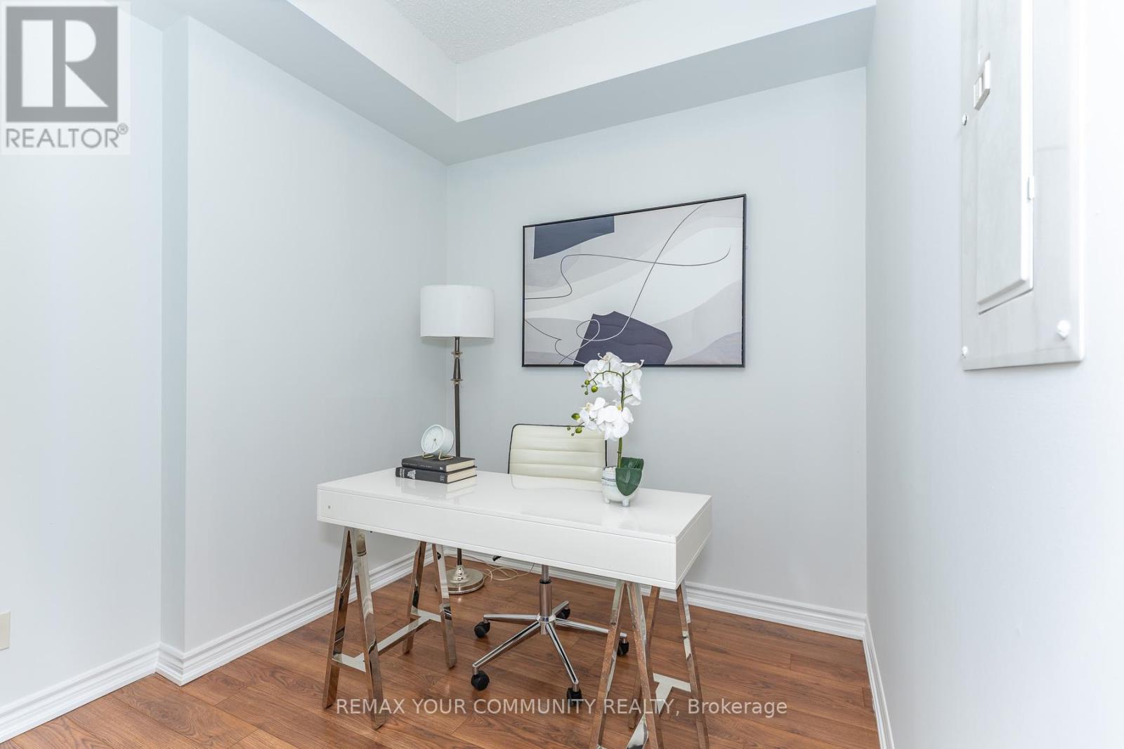 #706 15 JAMES FINDLAY WAY - 22