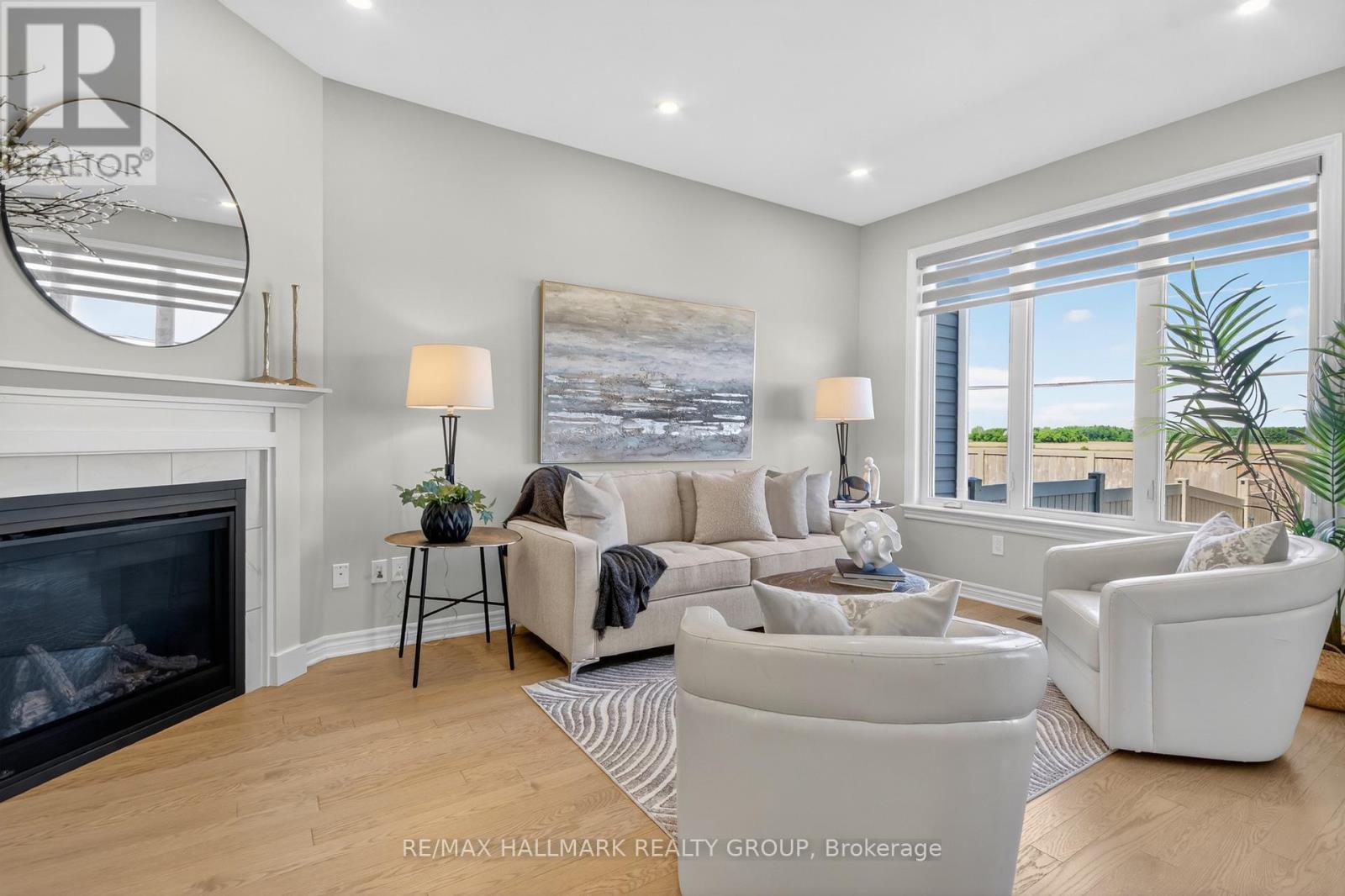 737 MAVERICK CRESCENT - 12
