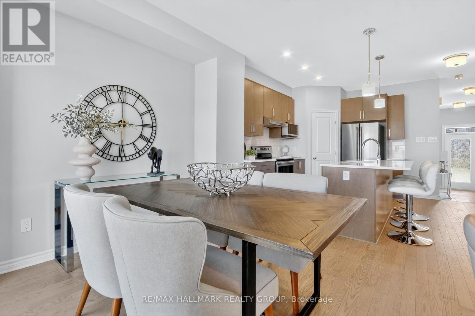 737 MAVERICK CRESCENT - 20
