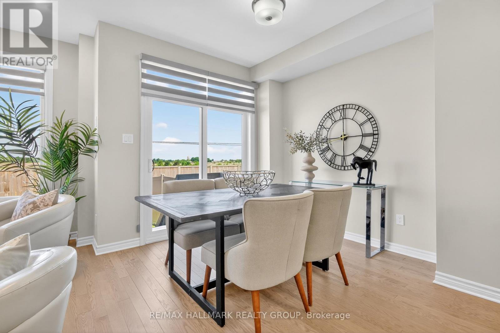 737 MAVERICK CRESCENT - 19