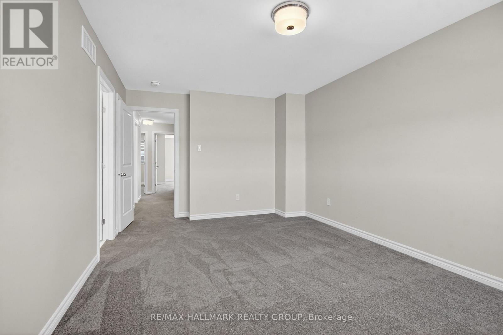 737 MAVERICK CRESCENT - 34