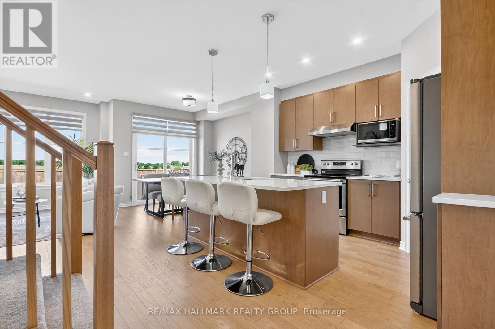 737 MAVERICK CRESCENT - 25