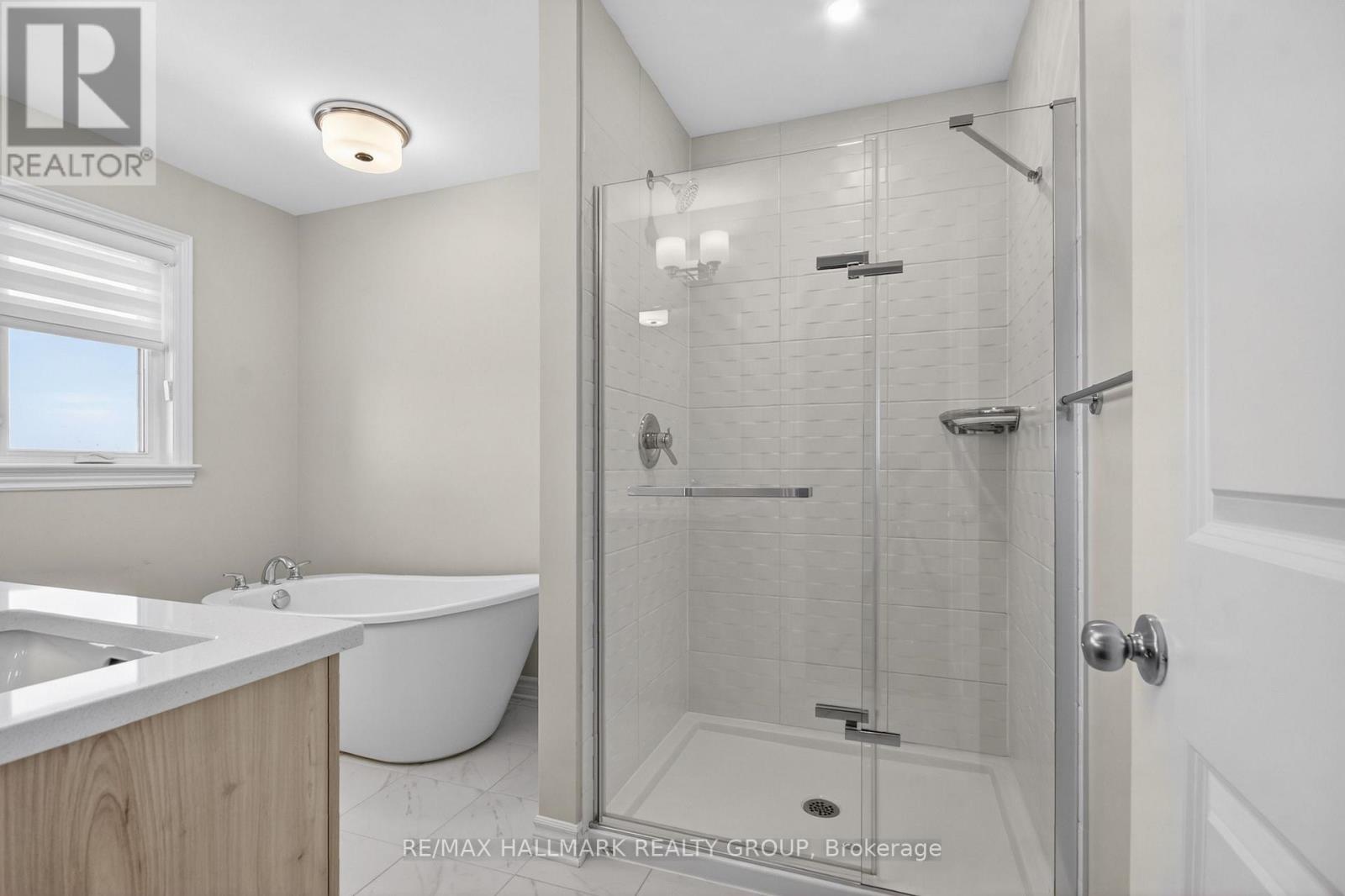 737 MAVERICK CRESCENT - 37
