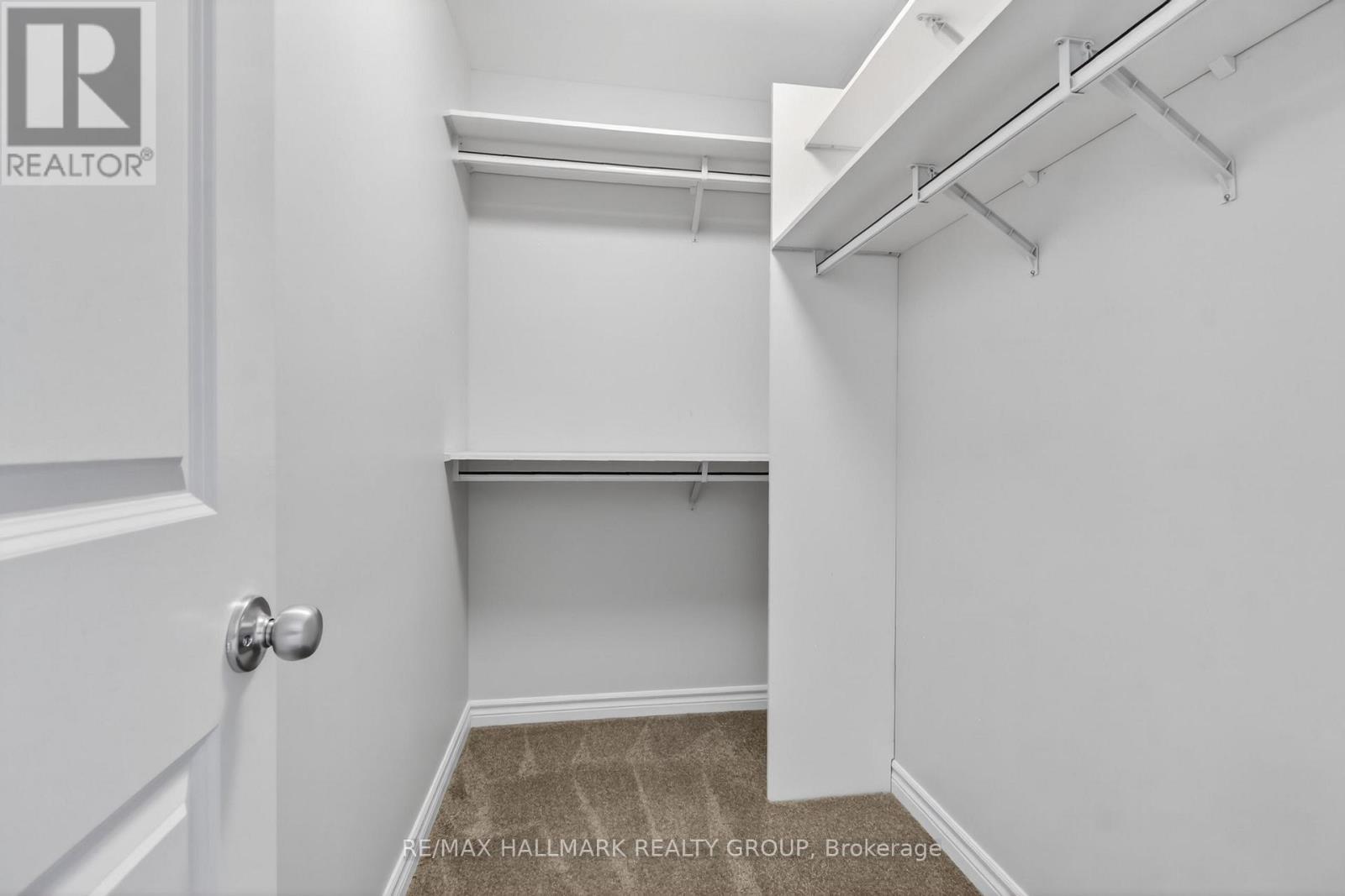 737 MAVERICK CRESCENT - 38