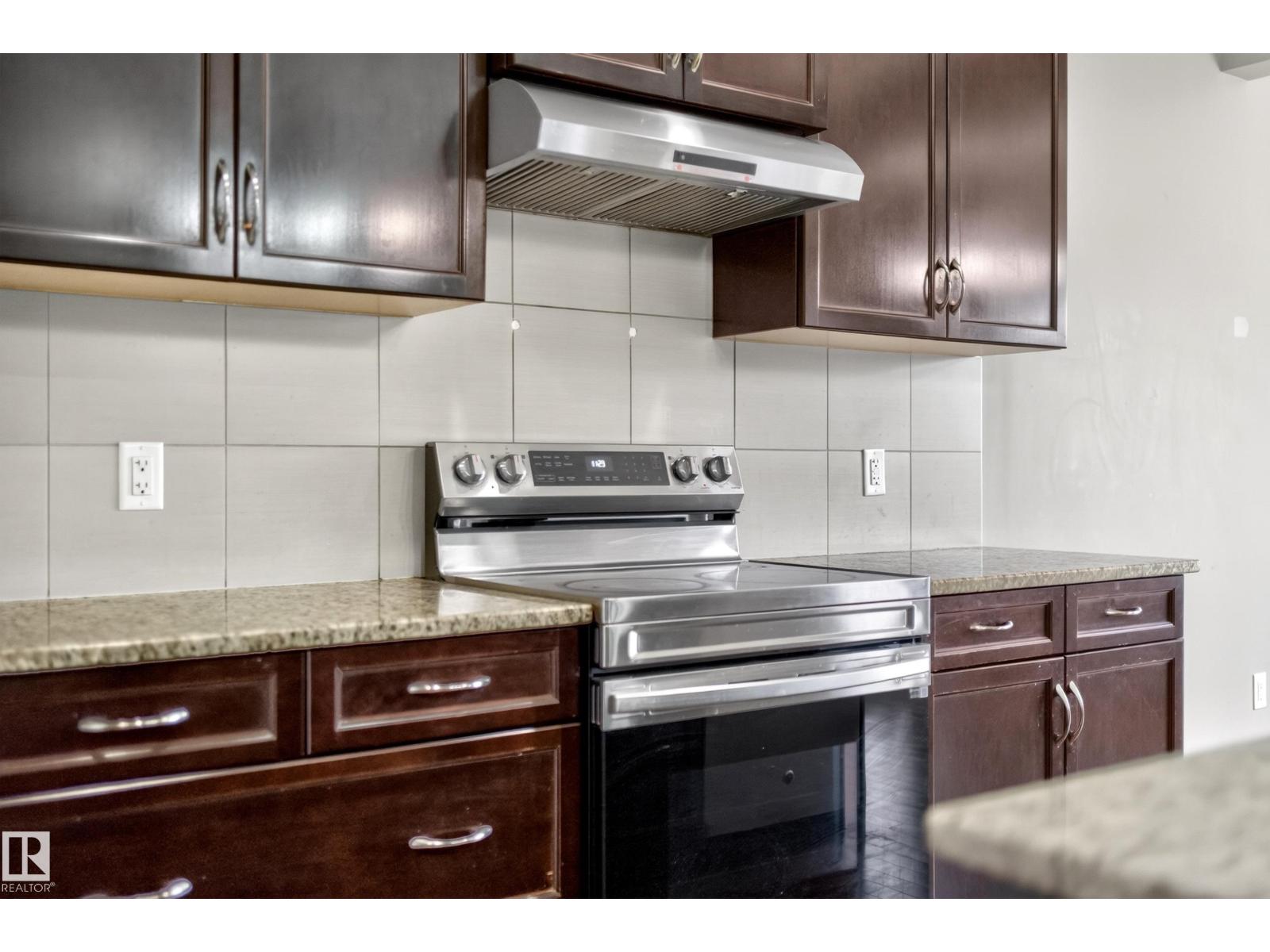 3639 15A ST NW - 8
