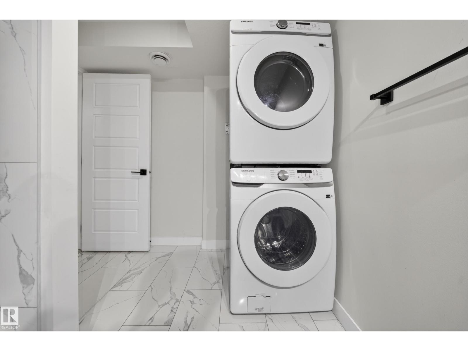 3639 15A ST NW - 54