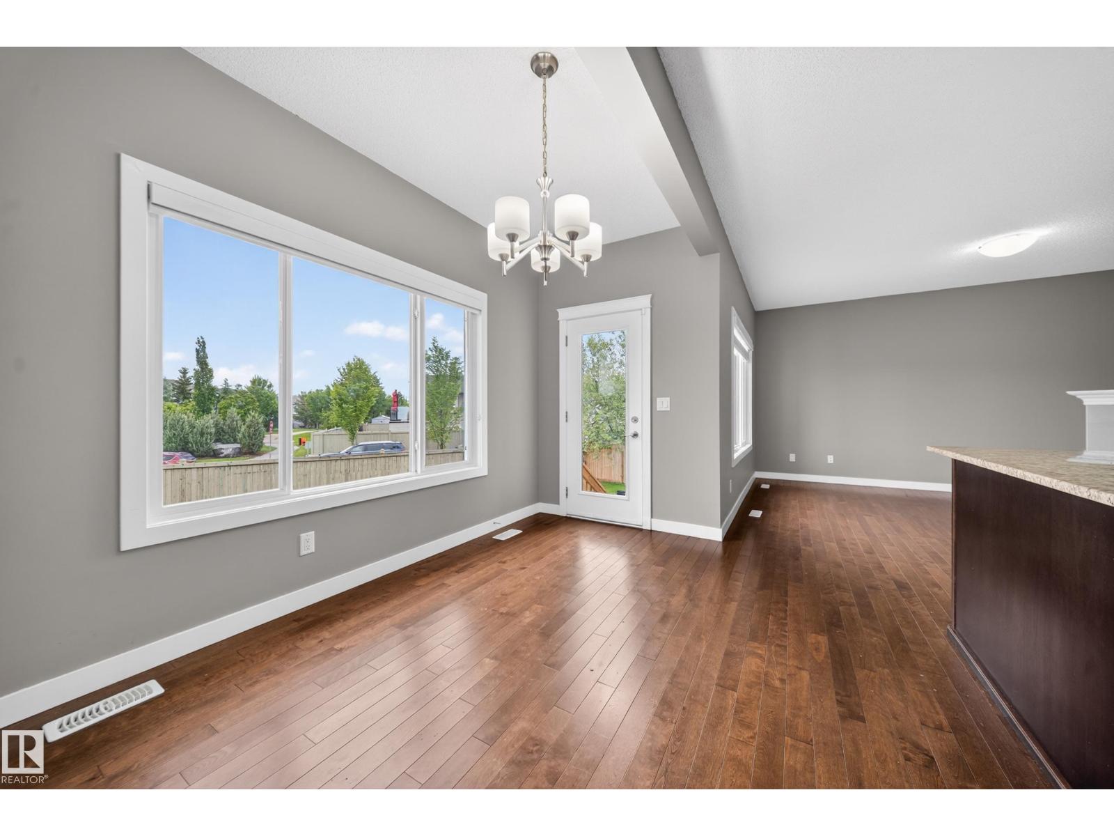 3639 15A ST NW - 16